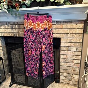 Umgee print rayon wide leg pants, hot pink multi, size Large, EUC